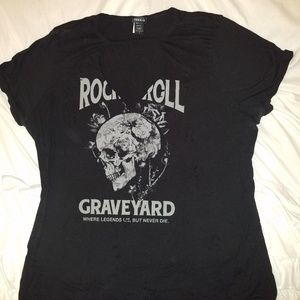 Torrid destructed skull tee. Size 4